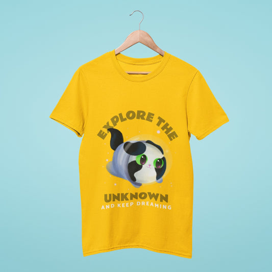 Get inspired with our yellow t-shirt featuring an adorable, wide-eyed kitten and the slogan "Explore the Unknown and Keep Dreaming". Made from high-quality materials, this unique design is perfect for casual outings or as a gift. Add some positivity to your wardrobe and get our yellow t-shirt with cute kitten and inspiring slogan today!