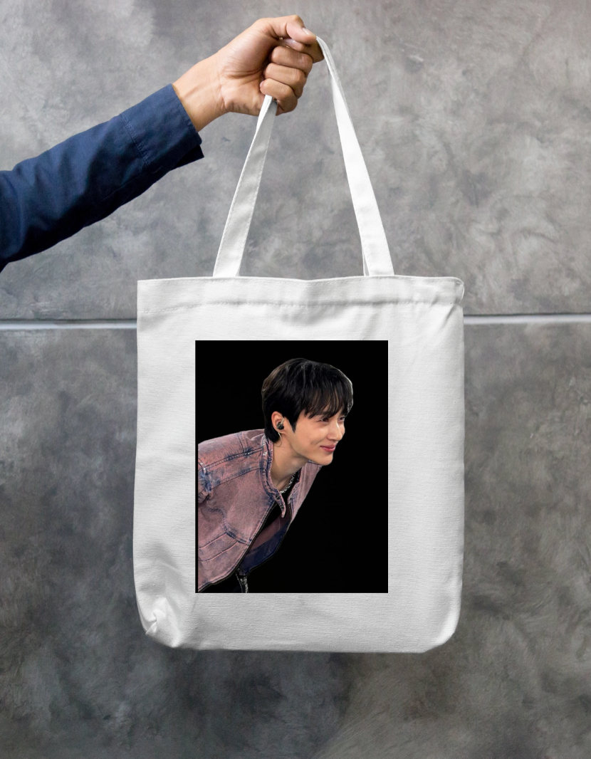 lovely runner Zipper Tote Bag by @dolly125_