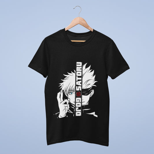 Revamp your wardrobe with our black round neck t-shirt featuring Gojo Satoru from Jujutsu Kaisen. This striking tee showcases Gojo's distinctive appearance, split between his iconic blindfold and unmasked face, with fingers playfully crossed. "Gojo Satoru" in Japanese vertically accents the design. Perfect for anime enthusiasts or those seeking unique style, this tee effortlessly merges fashion and fandom. Elevate your look with this captivating piece that makes a bold statement.