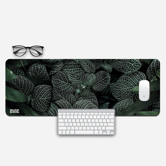 Aesthetic Fittonia Leaves Gaming Pad