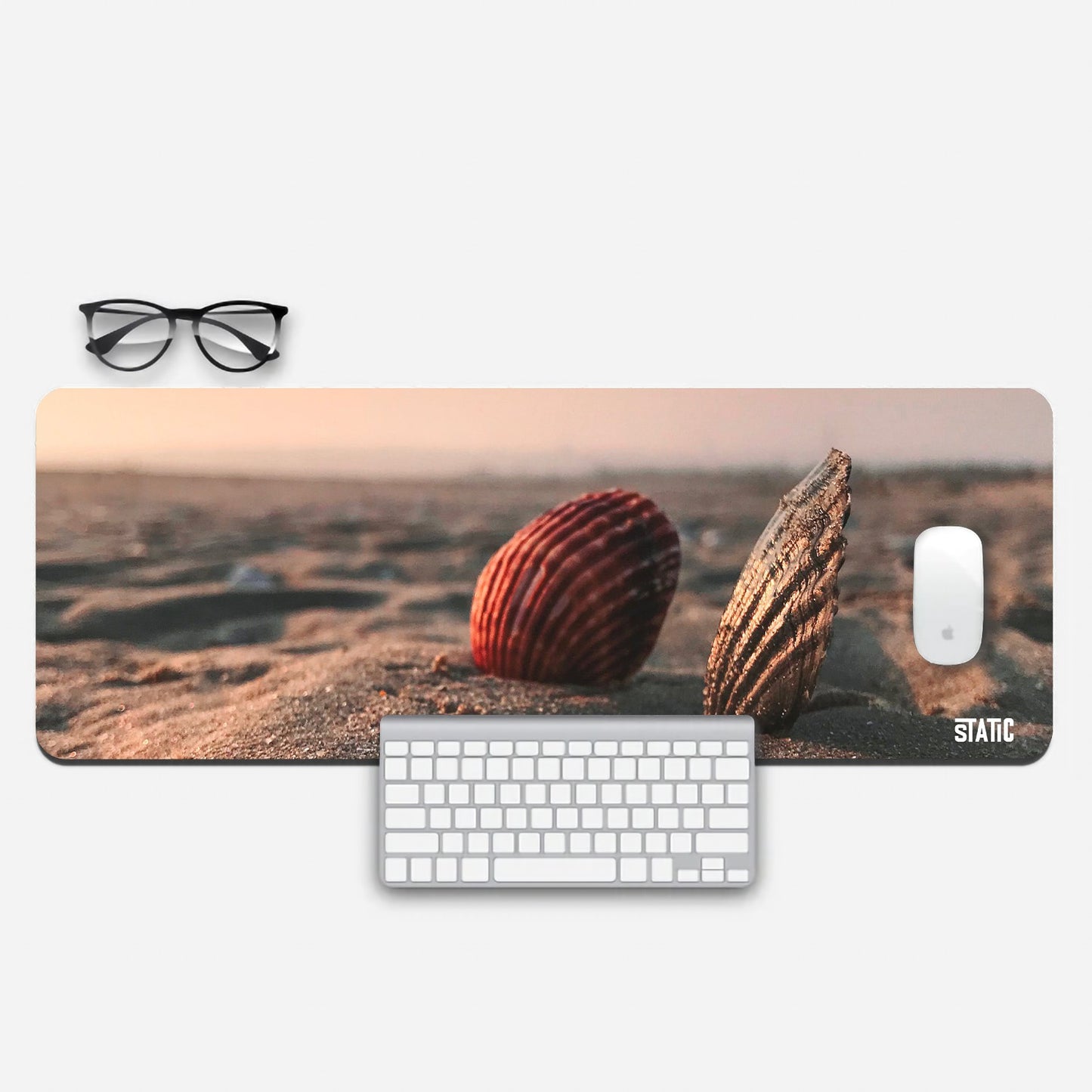 Red sea shell Aesthetic Extended Mouse Pad